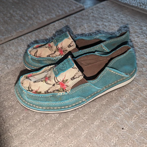 Ariat cow skull shoes hotsell